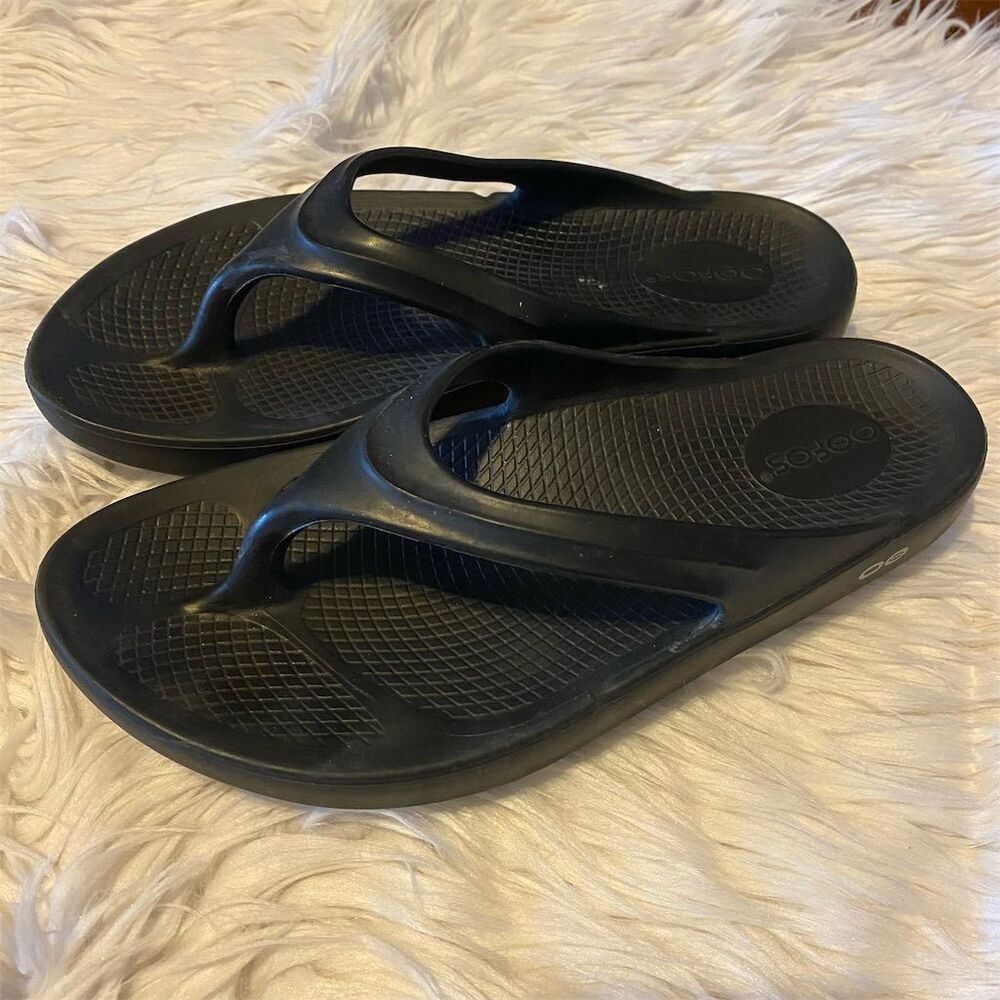 OOFOS Women's Black Recovery Flip Flop Sandals Size 9 Casual Summer